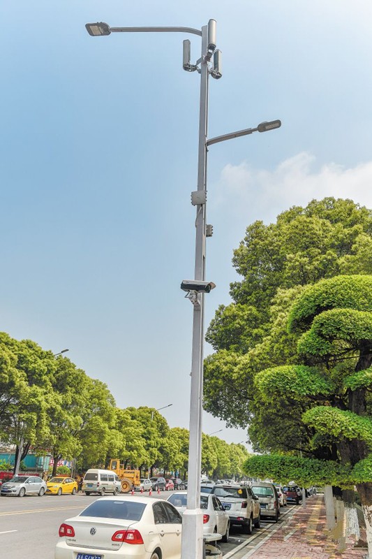 湖南首條“智慧炤明路(lu)”亮相長沙隆平高科技園